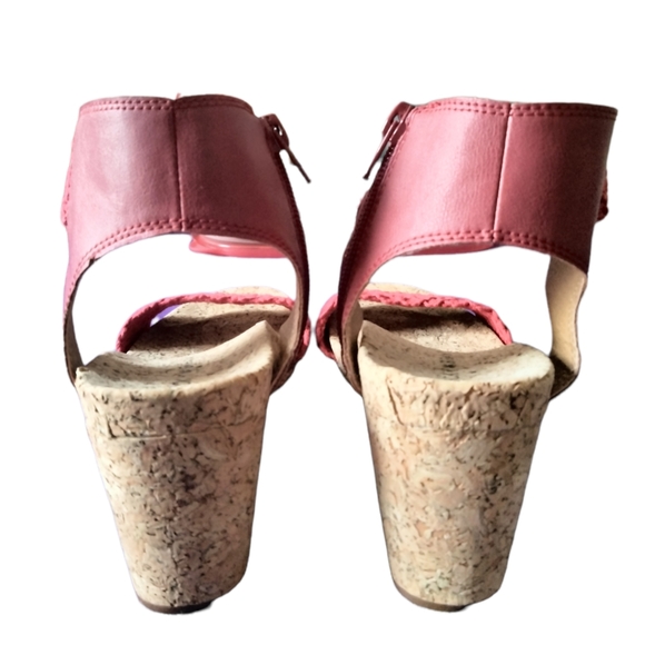 Lucky Brand Red Wedges - Picture 2 of 4
